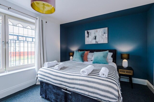 ラブリー 4 ベッド リザランド アパートメント