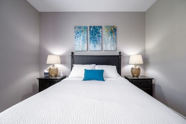 ビスタ ケイ ラグジュアリー ラプソディ 3 ベッドルーム コンド バイ レッドオーニング