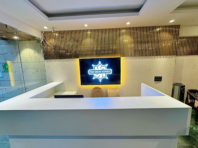 ザ オリオン エクスプレス - イースト オブ カイラシュ