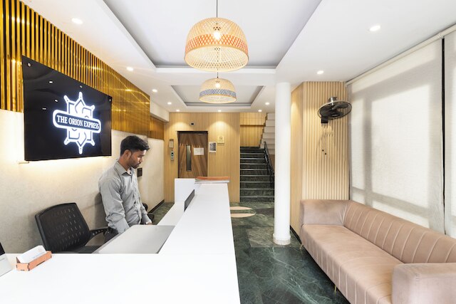 ザ オリオン エクスプレス - イースト オブ カイラシュ