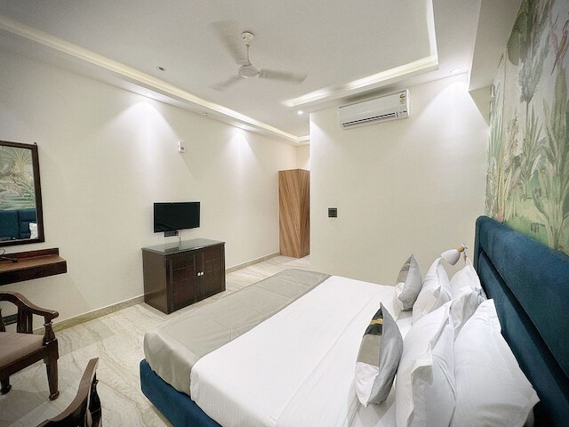 ザ オリオン エクスプレス - イースト オブ カイラシュ