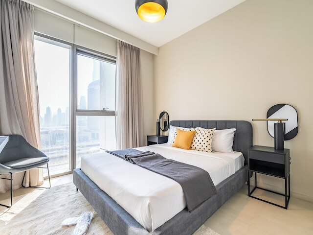 リュクス コンド ウィズ スタニング スカイライン ビューズ