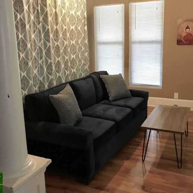 ウィンザー パーク フラット ミニッツ トゥ マス アヴェ