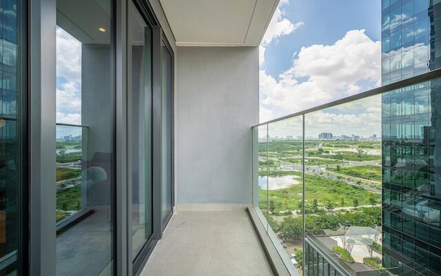 ザ クレスト レジデンス ラグジュアリー バイ メトロポール