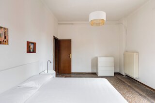 アレッサンドリーニ アパートメント アッラ フィネストレッラ