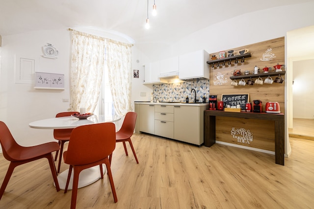 ヴィコ グラツィエッラ 12 イン ナポリ