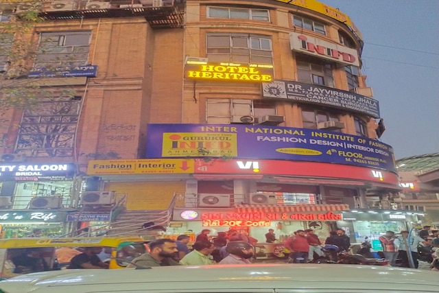 ホテル ヘリテージ - グルクル