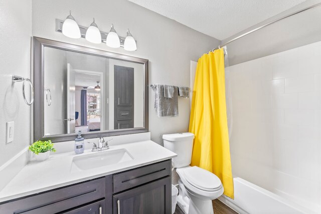 ソコ 2BR コーナースイート ウィズ プール キングベッド ファストWifi