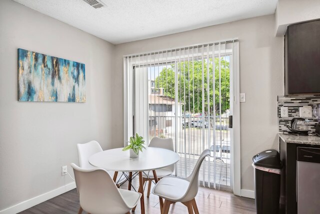 スペーシャス アンド ファン キングベッド 2BR ウィズ プール 5 ミン トゥ DT