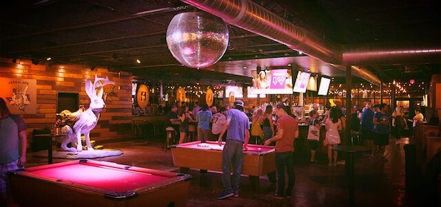 スペーシャス アンド ファン キングベッド 2BR ウィズ プール 5 ミン トゥ DT