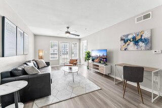 コンフィ 2BR キングスイート ウィズ ジム プール クローズ トゥ DT