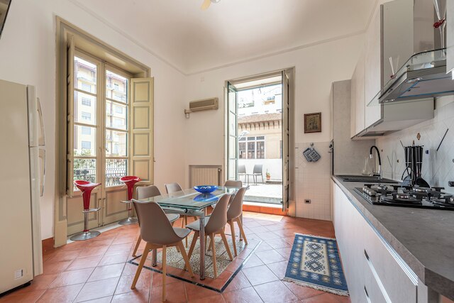 アマリ エレガント アパートメント