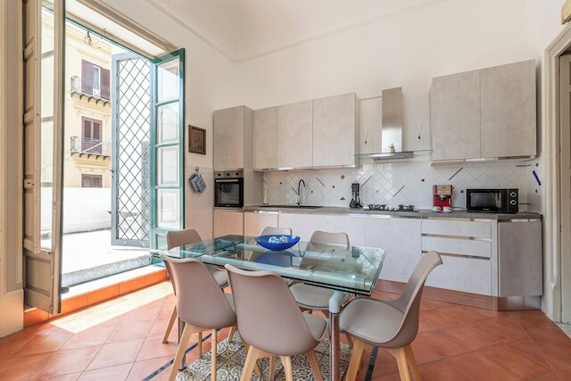 アマリ エレガント アパートメント