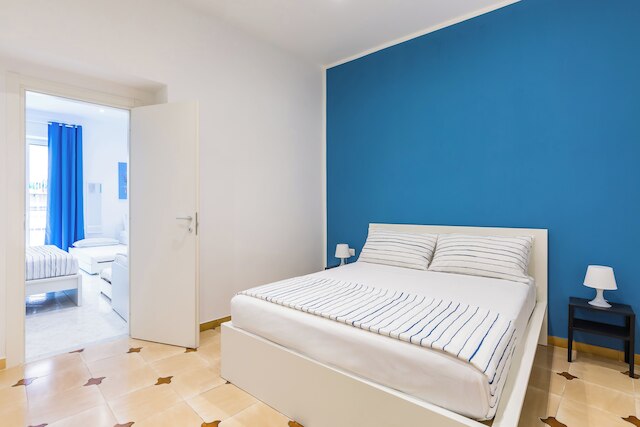 ホワイト & ブルー アパートメント アット サニタ バイ ワンダフル イタリー