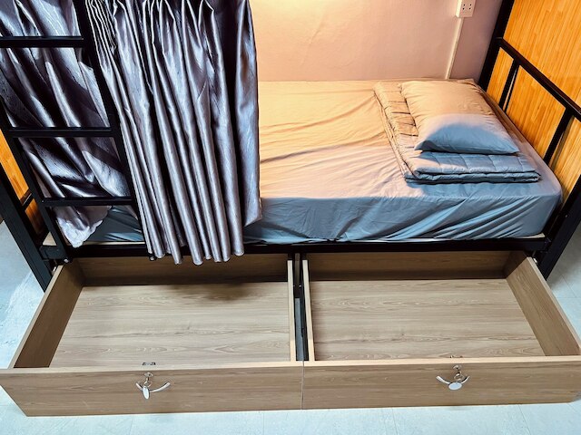 アウレ ホステル