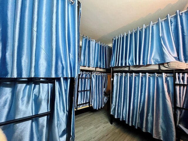 アウレ ホステル