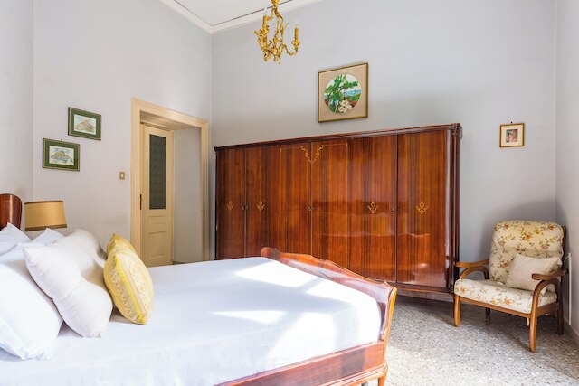 レッティフィロ ファミリー アパートメント