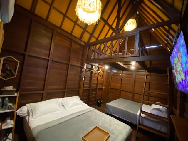 トロピカル ハウス アンド ミニ ゴルフ ヨギャカルタ