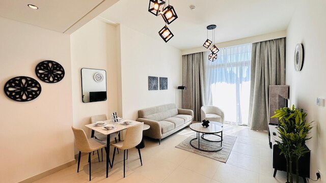 ラグジュアリー 1 ベッドルーム アパートメント アット バージ クラウン