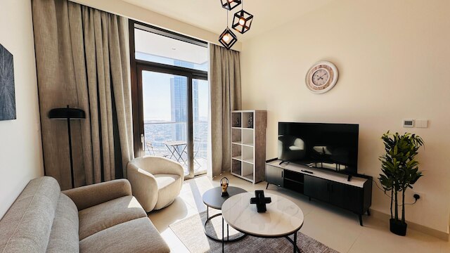 ラグジュアリー 1 ベッドルーム アパートメント アット バージ クラウン