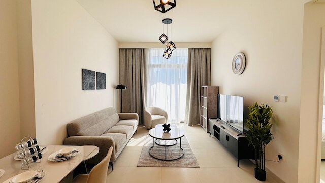 ラグジュアリー 1 ベッドルーム アパートメント アット バージ クラウン