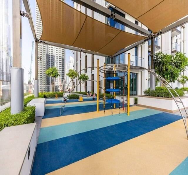 OYO ホーム 1349 ブルジュ クラウン ラグジュアリー 1ベッド アパートメント