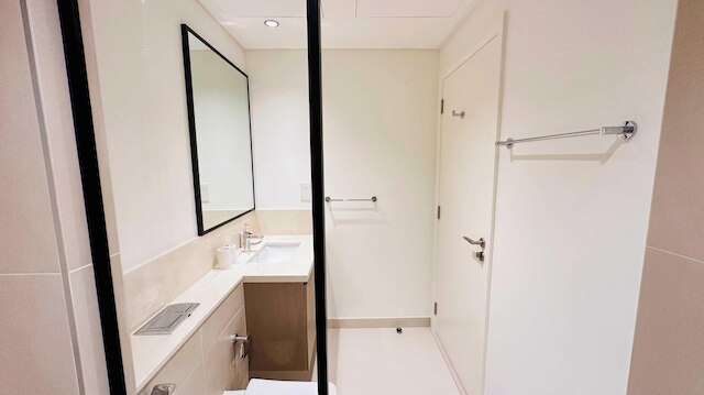 OYO ホーム 1349 ブルジュ クラウン ラグジュアリー 1ベッド アパートメント