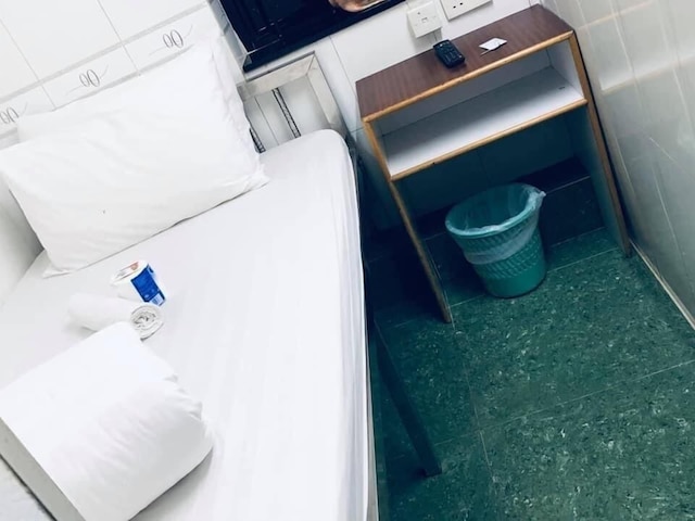 NEW COSMOS GUEST HOUSE