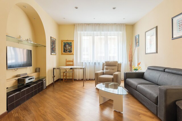 ファミリーエレガントアパートメント