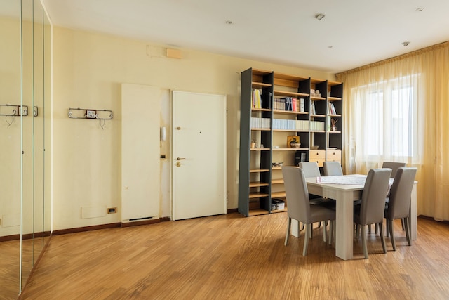 ファミリーエレガントアパートメント