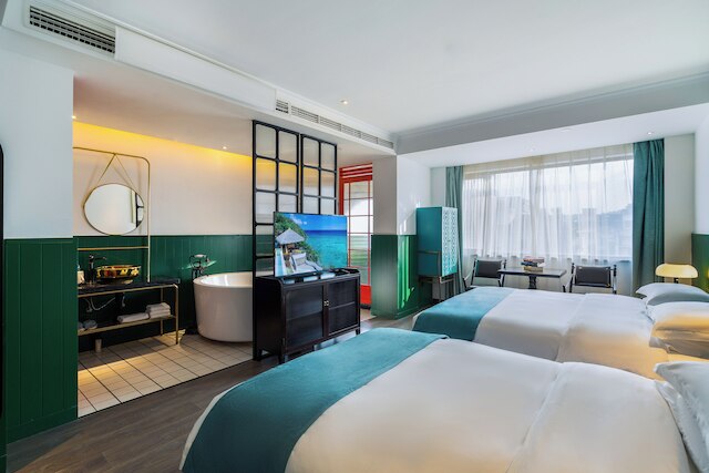 Zheda Yuanzheng Lanshe Hotel