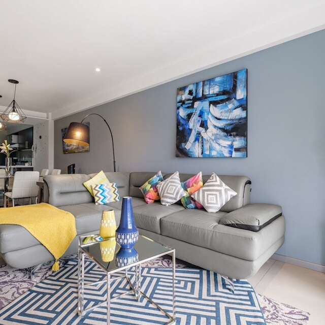 2ベッドルーム アパートメント ウィズ ジャクージ - プール - シティスカイライン