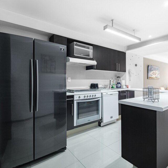 2ベッドルーム アパートメント ウィズ ジャクージ - プール - シティスカイライン