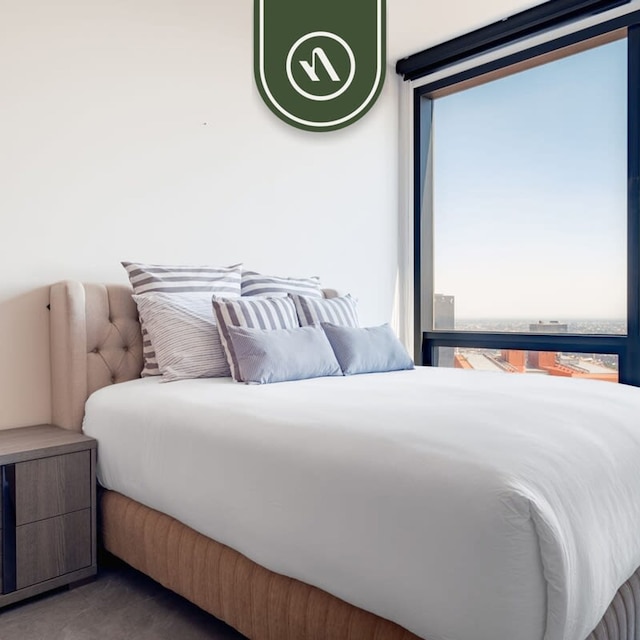 ラグジュアリー 2 BR コンド イン レフォルマ - スカイラインビュー - プール