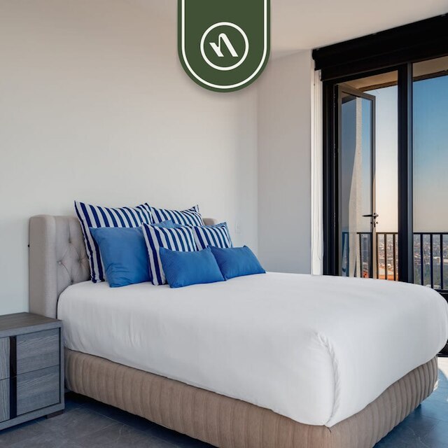 ラグジュアリー 2 BR コンド イン レフォルマ - スカイラインビュー - プール