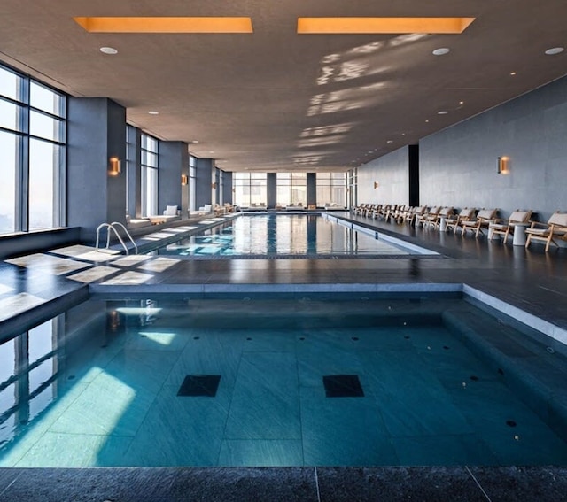 ラグジュアリー スタジオ ニア レフォルマ - プール - ジム - サウナ