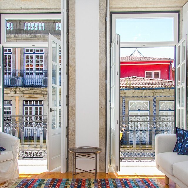 リービング イン ポルト ブルーフラワーアパートメント