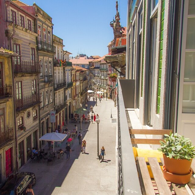 リービング イン ポルト ブルーフラワーアパートメント