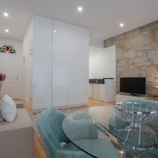 リービング イン ポルト ダウンタウン ラグジュアリーアパートメント 2R