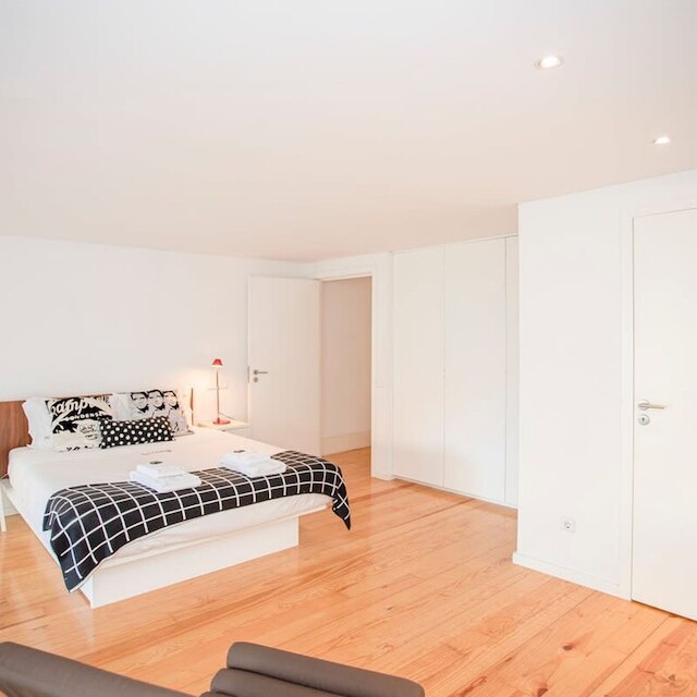 リービング イン ポルト - ガーデン ライト メザニン