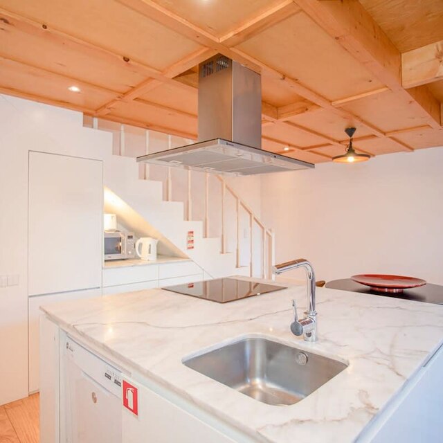 リービング イン ポルト - ガーデン ライト メザニン