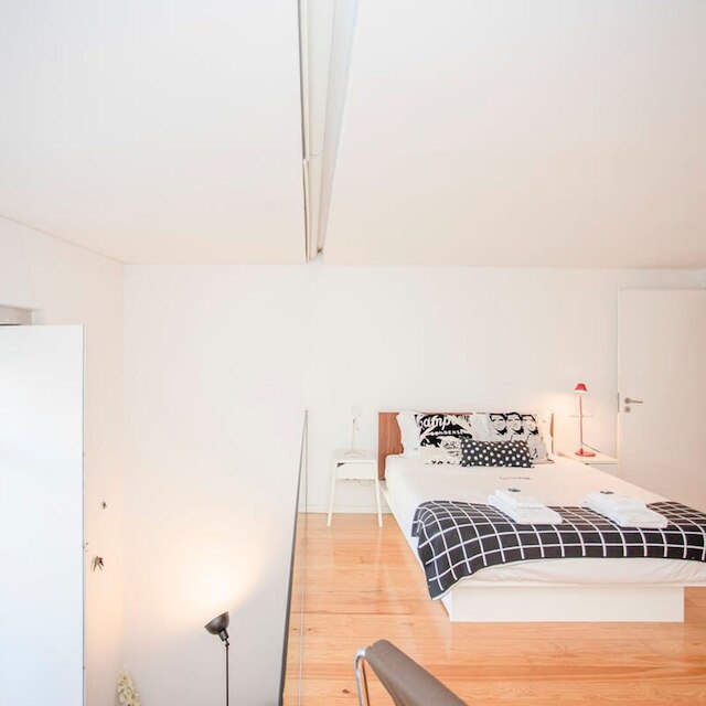 リービング イン ポルト - ガーデン ライト メザニン