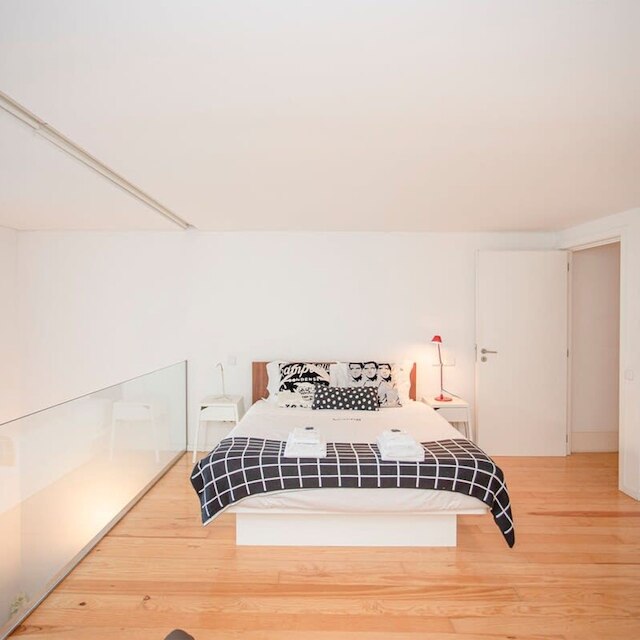 リービング イン ポルト - ガーデン ライト メザニン