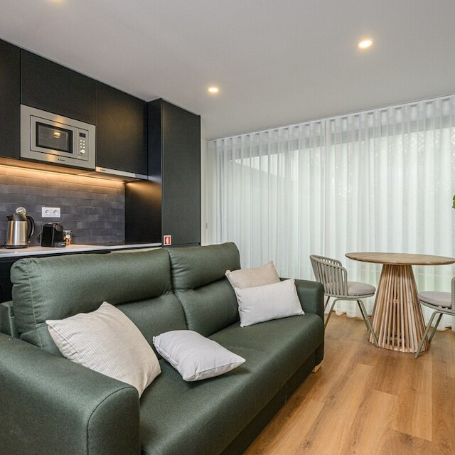 NAX アパートメント B バイ リービング