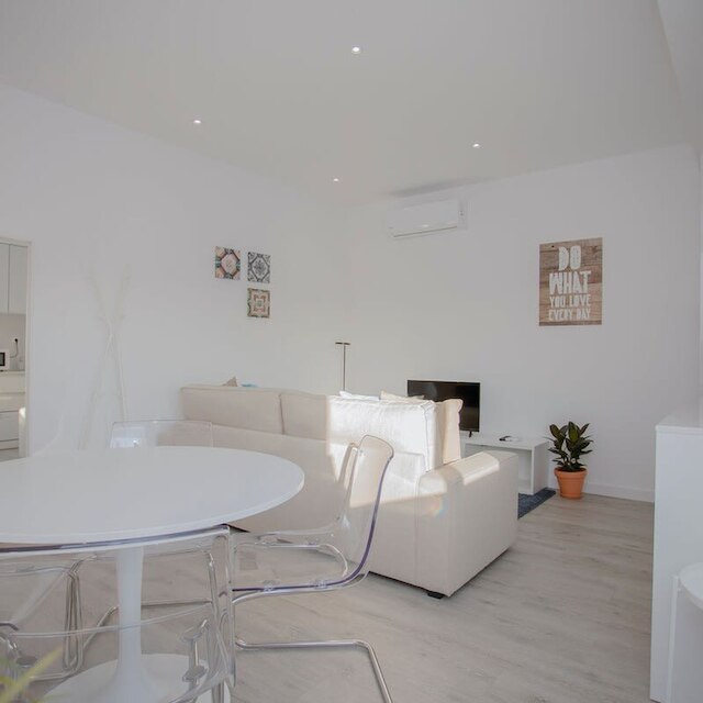 リビング イン ポルト センター スポット アパートメント