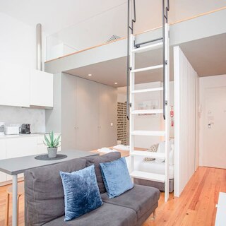 リビング イン ポルト - ハート オブ ポルト メザニン