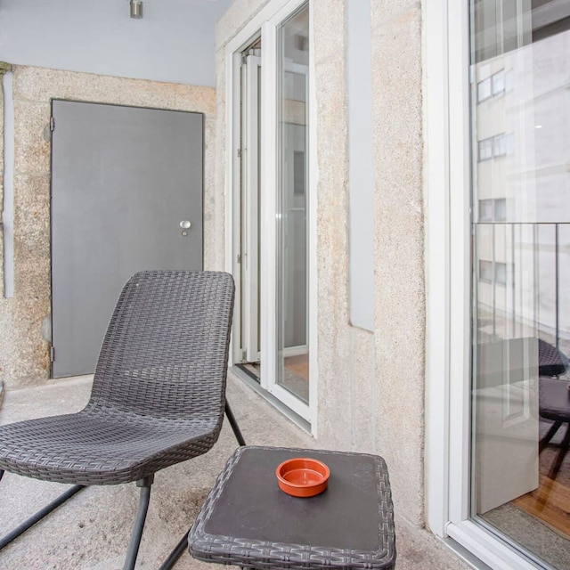 リビング イン ポルト - ハート オブ ポルト メザニン