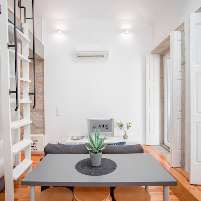 リビング イン ポルト - ハート オブ ポルト メザニン