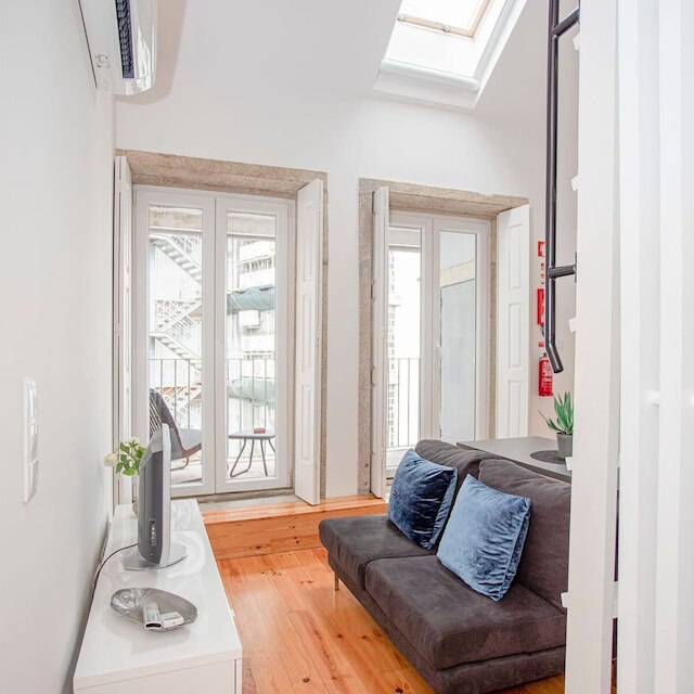 リビング イン ポルト - ハート オブ ポルト メザニン