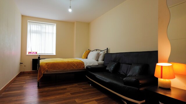 ラグジュリビング アパートメント